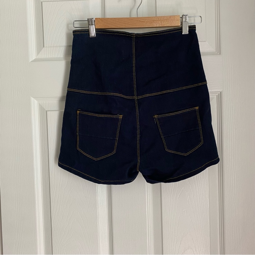 Womens Thrill High Rise Dark Wash Denim Shorts 4‎ Silver Buttons Detail Size 5 - Picture 2 of 6